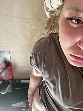 Snapshot of Kemeli008 chatting on 09.19.25 Kemeli008 online show from 09.19.25