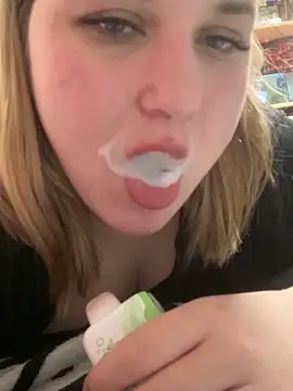 Snapshot of Kemeli008 chatting on 09.22.25 Kemeli008 online show from 09.22.25