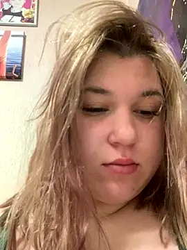 Snapshot of Kemeli008 chatting on 09.28.25 Kemeli008 online show from 09.28.25