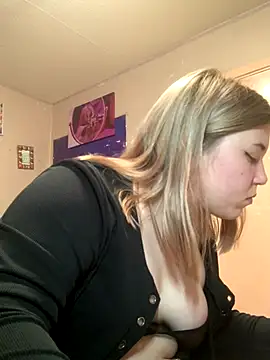 Snapshot of Kemeli008 chatting on 10.10.25 Kemeli008 online show from 10.10.25