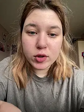 Snapshot of Kemeli008 chatting on 10.17.25 Kemeli008 online show from 10.17.25