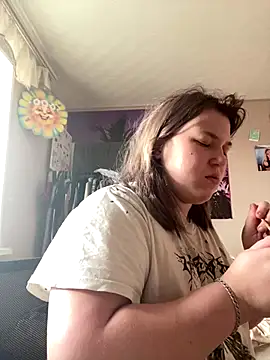 Snapshot of Kemeli008 chatting on 10.24.25 Kemeli008 online show from 10.24.25