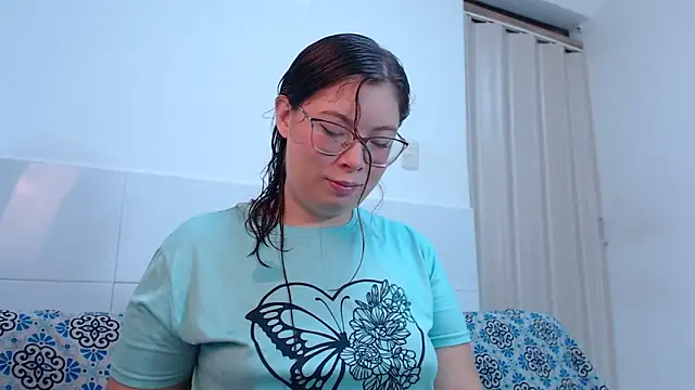 zoewhite2 online show from 10.06.25