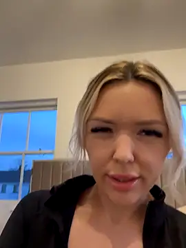 lolableux online show from 12.02.25