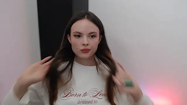 Snapshot of Ariella_ari chatting on 09.22.25 Ariella ari online show from 09.22.25