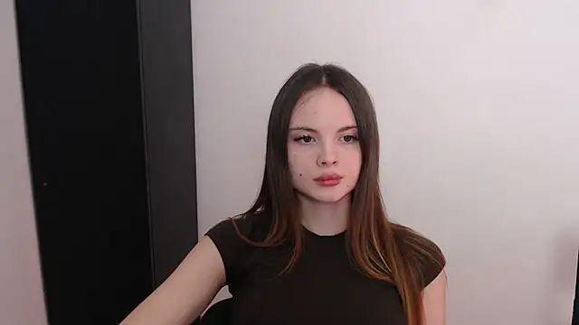 Snapshot of Ariella_ari chatting on 09.30.25 Ariella ari online show from 09.30.25