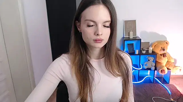 Snapshot of Ariella_ari chatting on 10.30.25 Ariella ari online show from 10.30.25