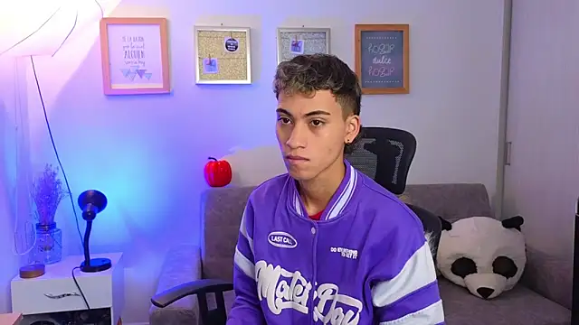 yulian vasquez online show from 11.03.25