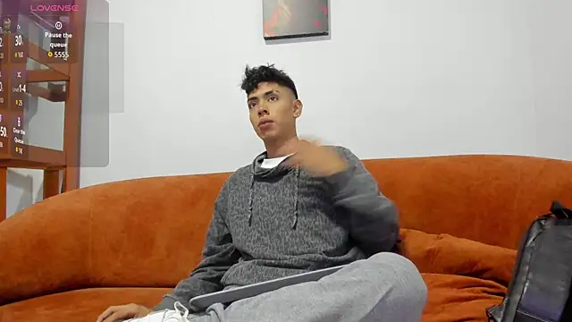 LoganTwink18 online show from 10.22.25