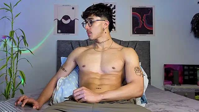 LatinReall online show from 11.04.25