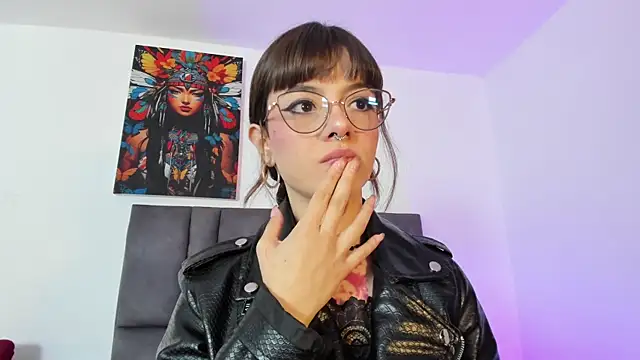 Snapshot of abby_jones2 chatting on 09.30.25 abby jones2 online show from 09.30.25