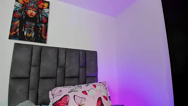 Snapshot of abby_jones2 chatting on 10.01.25 abby jones2 online show from 10.01.25