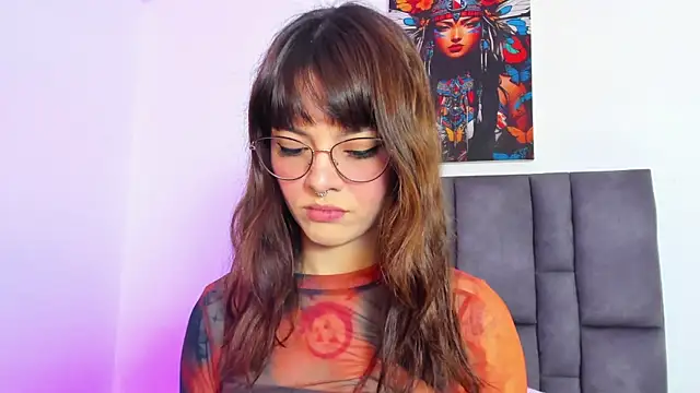 Snapshot of abby_jones2 chatting on 10.11.25 abby jones2 online show from 10.11.25