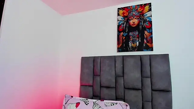 Snapshot of abby_jones2 chatting on 10.24.25 abby jones2 online show from 10.24.25