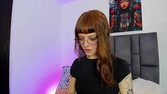 Snapshot of abby_jones2 chatting on 10.25.25 abby jones2 online show from 10.25.25