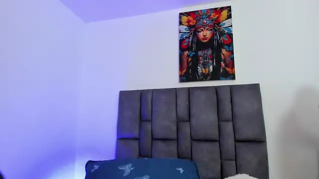 Snapshot of abby_jones2 chatting on 10.28.25 abby jones2 online show from 10.28.25