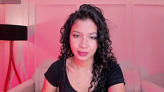 Snapshot of SophieHouston_ chatting on 09.10.25 SophieHouston online show from 09.10.25