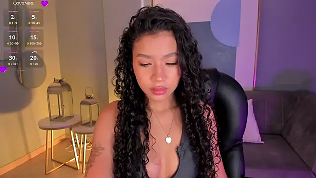 Snapshot of SophieHouston_ chatting on 09.26.25 SophieHouston online show from 09.26.25