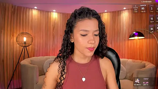 Snapshot of SophieHouston_ chatting on 09.28.25 SophieHouston online show from 09.28.25