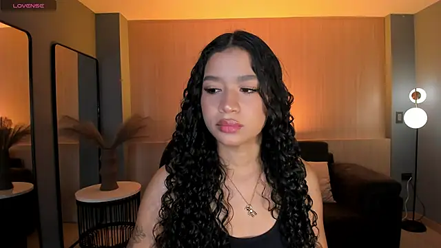 Snapshot of SophieHouston_ chatting on 10.04.25 SophieHouston online show from 10.04.25