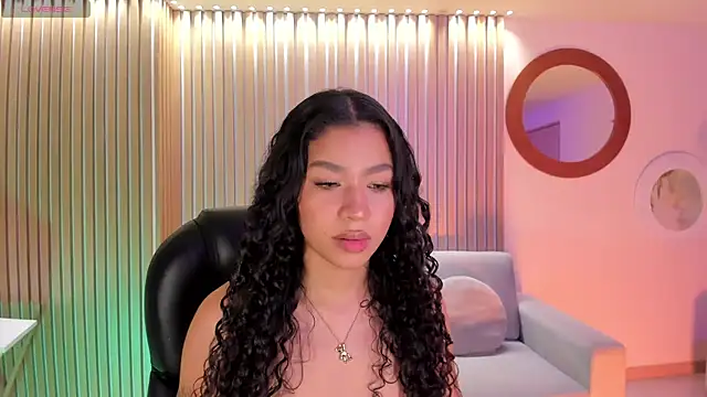 Snapshot of SophieHouston_ chatting on 10.11.25 SophieHouston online show from 10.11.25