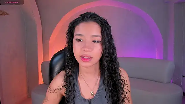 Snapshot of SophieHouston_ chatting on 10.17.25 SophieHouston online show from 10.17.25