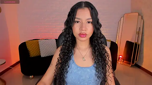 Snapshot of SophieHouston_ chatting on 10.20.25 SophieHouston online show from 10.20.25