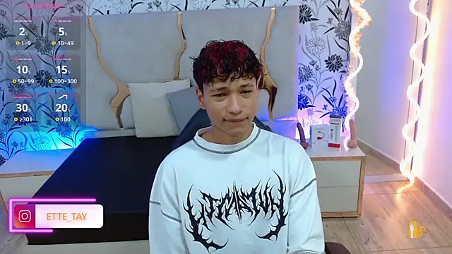 Snapshot of Ette_tay chatting on 09.29.25 Ette tay online show from 09.29.25