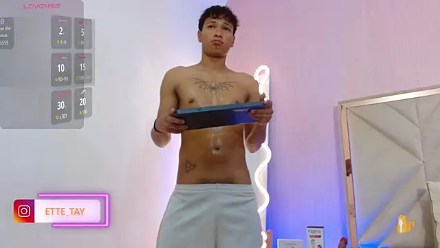 Snapshot of Ette_tay chatting on 09.29.25 Ette tay online show from 09.29.25