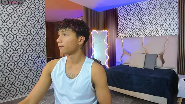 Snapshot of Ette_tay chatting on 10.08.25 Ette tay online show from 10.08.25