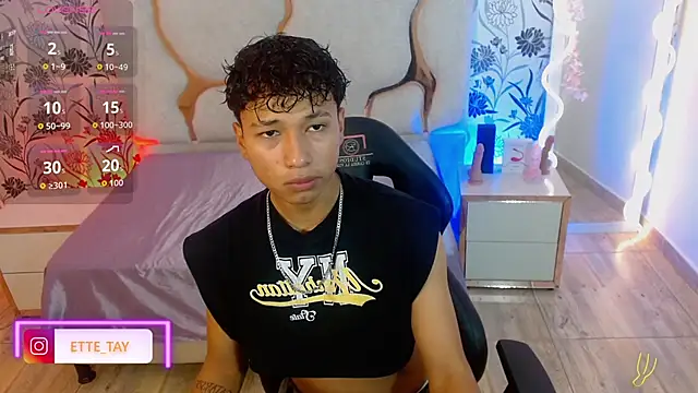 Snapshot of Ette_tay chatting on 10.23.25 Ette tay online show from 10.23.25