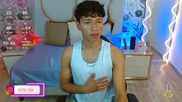 Snapshot of Ette_tay chatting on 10.30.25 Ette tay online show from 10.30.25