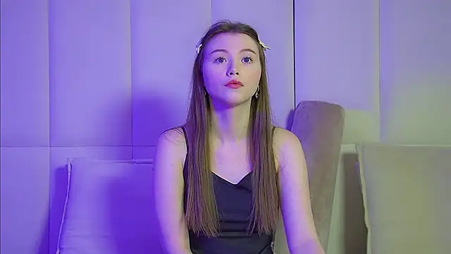 KeiraAsti online show from 10.19.25