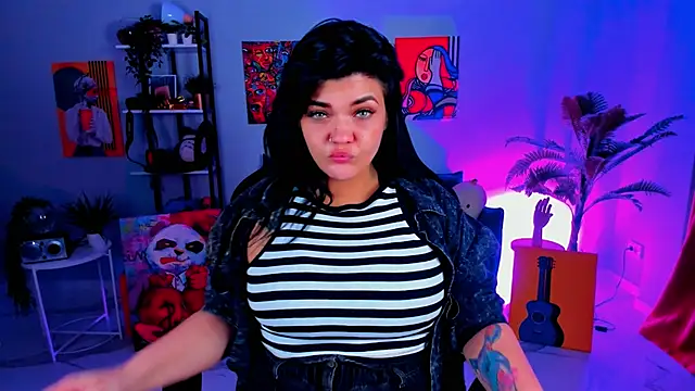 MaryHarrys online show from 10.14.25