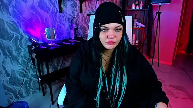 MaryHarrys online show from 11.26.25