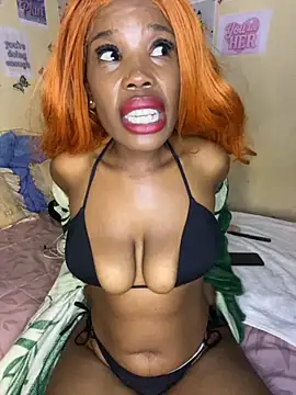 Snapshot of Caramel_Mellow chatting on 10.06.25 Caramel Mellow online show from 10.06.25