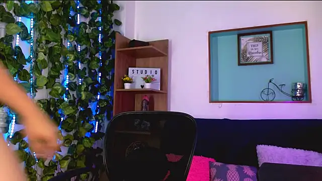 camila lewis online show from 10.27.25