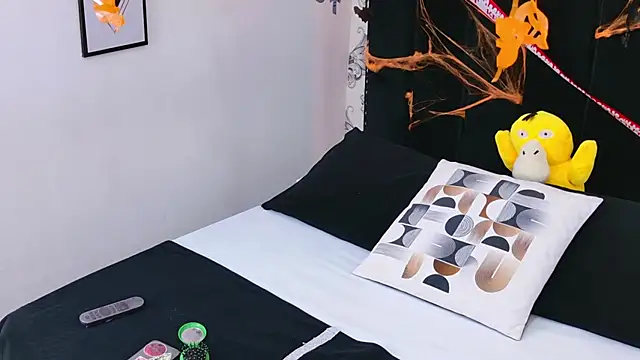 Becca Grims online show from 10.25.25