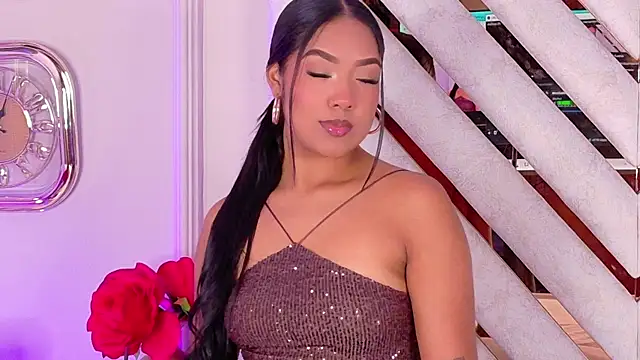 Mia Roset online show from 10.16.25