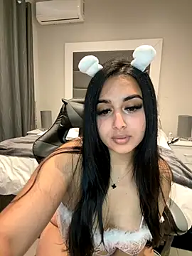 Snapshot of LilMisIndianx chatting on 10.08.25 LilMisIndianx online show from 10.08.25