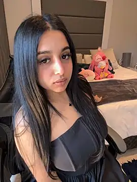 LilMisIndianx online show from 11.08.25