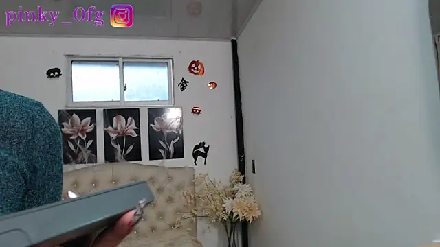 pinky f00x online show from 10.16.25