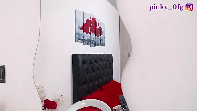 pinky f00x online show from 10.20.25