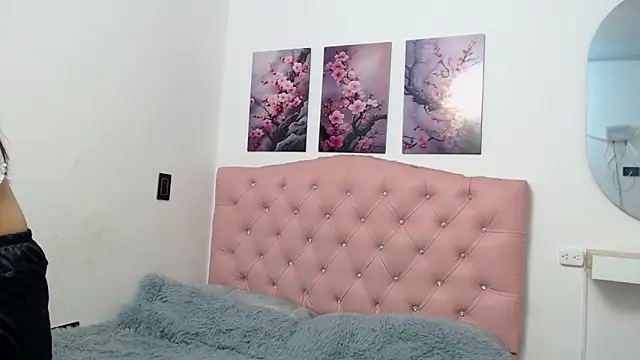 pinky f00x online show from 12.17.25