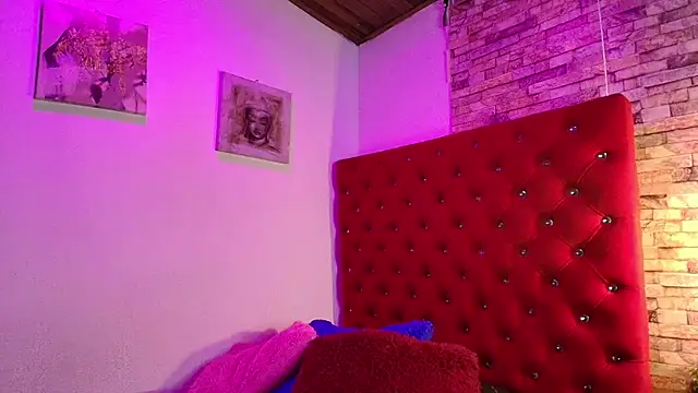 Victoria Thompson1 online show from 10.03.25