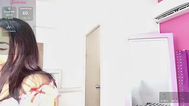 Snapshot of drooling4daddy chatting on 10.12.25 drooling4daddy online show from 10.12.25