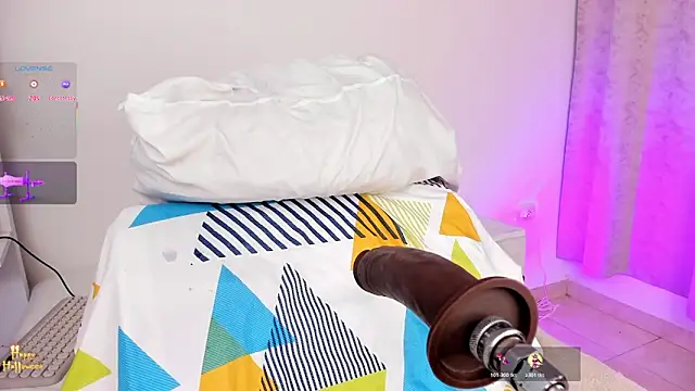 arynaughty20 online show from 10.26.25