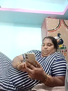 Snapshot of tamil_Vanthana chatting on 09.13.25 tamil Vanthana online show from 09.13.25