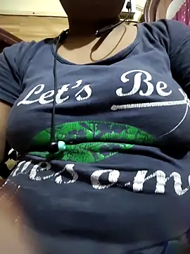 Cute Amiya online show from 10.28.25