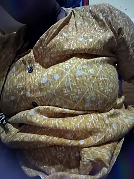 Cute Amiya online show from 10.30.25